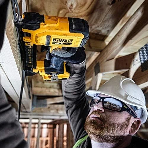 DEWALT STAPLER 18V 2x2,0Ah DCN701D2