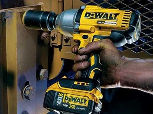 Akumuliatorinis smūginis veržliasukis DeWalt DCF899P2-QW 18 V, 2x5.0 Ah, 1/2"