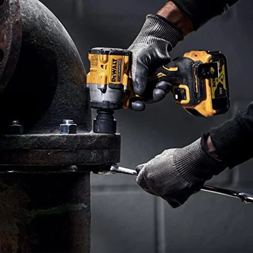 DeWALT akumuliatorinis smūginis veržliaraktis 18V b/a