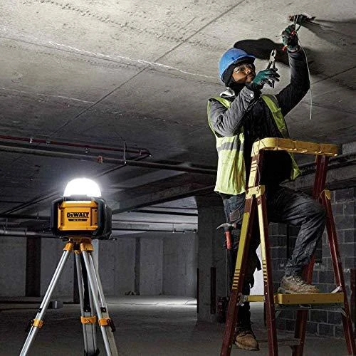 DeWALT prožektorius DCL074 18V be akumuliatoriaus ir kroviklio