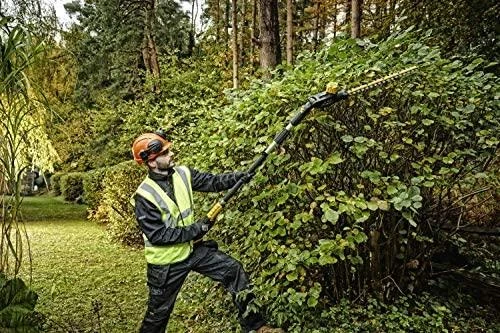 DEWALT akumuliatorinės gyvatvorių žirklės ilgu kotu DCMPH566P1 18V 55cm 1x5,0Ah