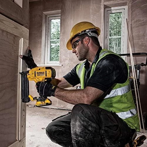 Akumuliatorinis statybinis viniakalis DeWalt DCN680D2; 18 V; 2x2,0 Ah akum.