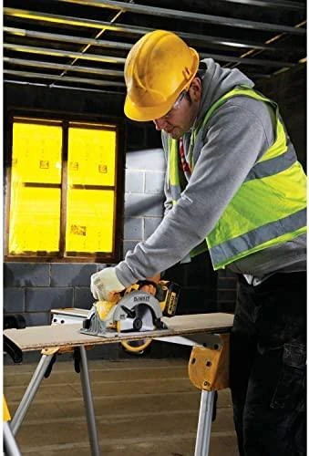 DeWalt akumuliatorinis diskinis pjūklas DCS391N-XJ 165 mm be akumuliatoriaus ir kroviklio