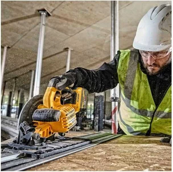 De Walt Akumuliatorinis diskinis pjūklas DeWalt DCS579X2-QW; 54 V; 2x9,0 Ah akum.