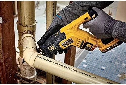 DeWalt tiesinis pjūklas DCS367N be akumuliatoriaus ir kroviklio