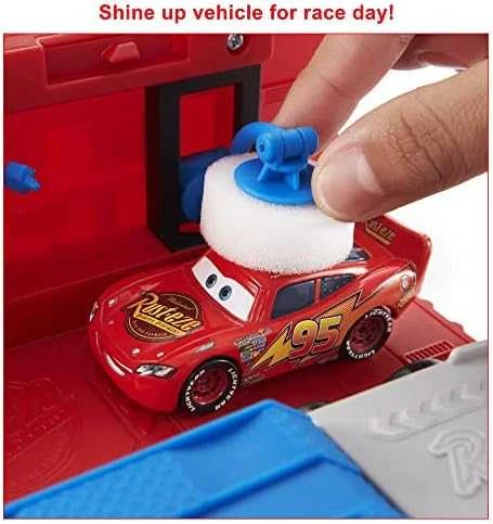 Mattel Cars transporteris Makas su žaidimų aikštele