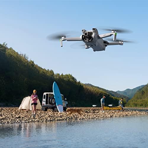 Dronas DJI Mini 3 Fly More Combo su DJI RC valdymo pultu ir papildomais aksesuarais