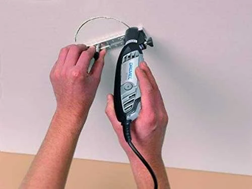 Bosch 678 Tiesių linijų ir apskritimų pjoviklis