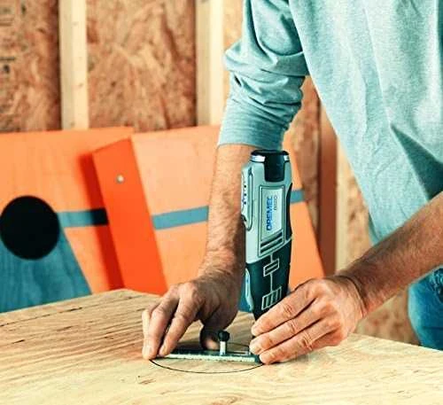 Bosch 678 Tiesių linijų ir apskritimų pjoviklis