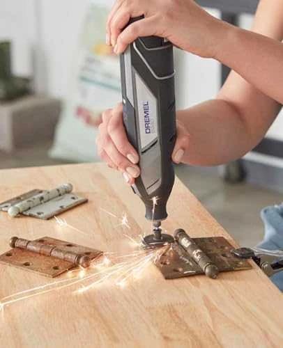 Dremel 8240-3/45 su 45 priedų