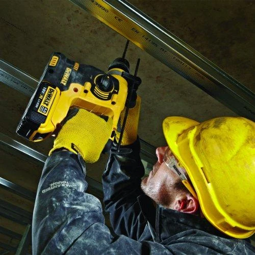 DeWalt DCH253N-XJ perforatorius darbo metu