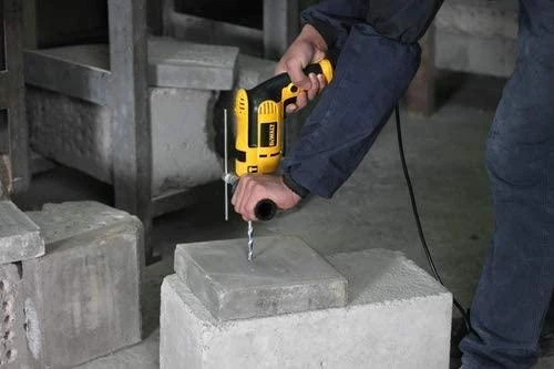 Gręžtuvas smūginis 650W 13mm D21710 DEWALT