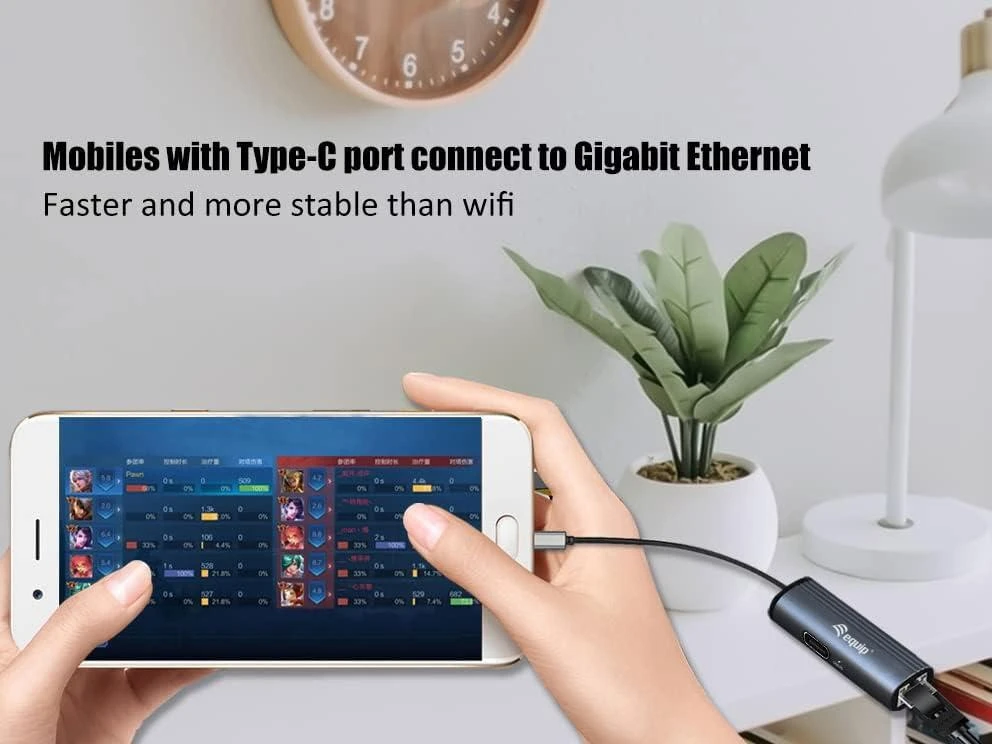 USB-C į RJ45 adapteris prijungtas prie išmaniojo telefono