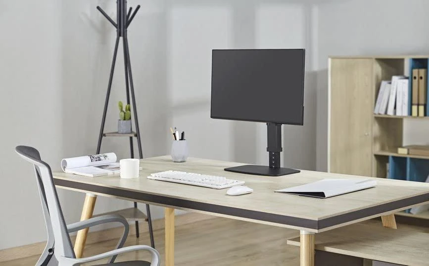 Equip 650126 monitoriaus laikiklis arba stovas 81,3 cm (32″) Stalas Juoda