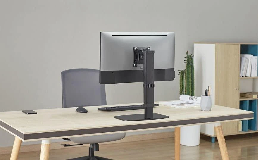 Equip 650126 monitoriaus laikiklis arba stovas 81,3 cm (32″) Stalas Juoda