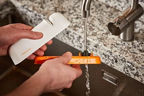 Fiskars Roll-Sharp™ galąstuvas 1014214, Baltas