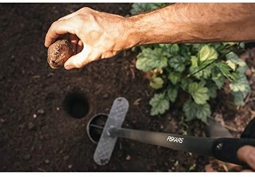 Fiskars Ergo ergonomiškas įrankis svogūnėlių sodinimui