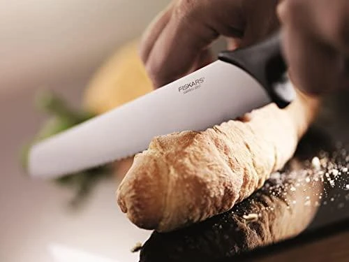Fiskars "Essential" penkių peilių rinkinys su dėklu