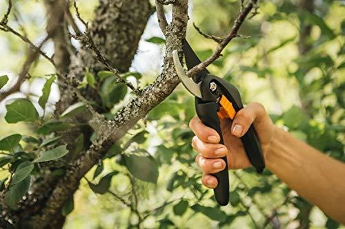Fiskars SingleStep sekatorius prasilenkiančiais ašmenimis