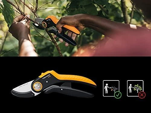 Fiskars Plus PowerLever sekatorius atraminiais ašmenimis (P741)
