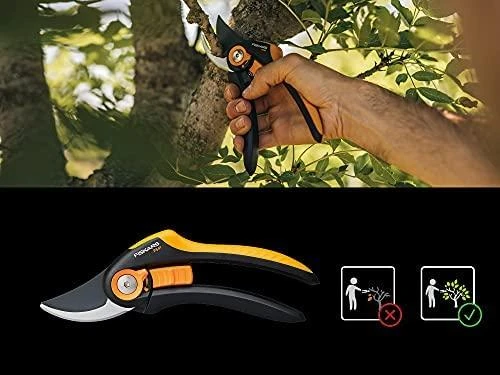 Fiskars Plus SmartFit sekatorius prasilenkiančiais ašmenimis (P541) 1057169
