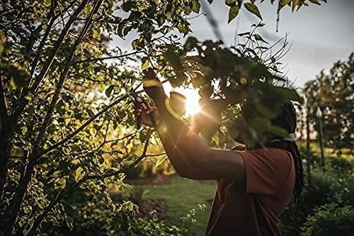 Fiskars Plus SmartFit sekatorius prasilenkiančiais ašmenimis (P541) 1057169