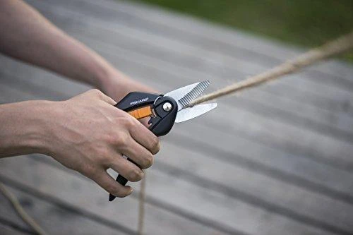 Fiskars SingleStep universalus kirpiklis SP28