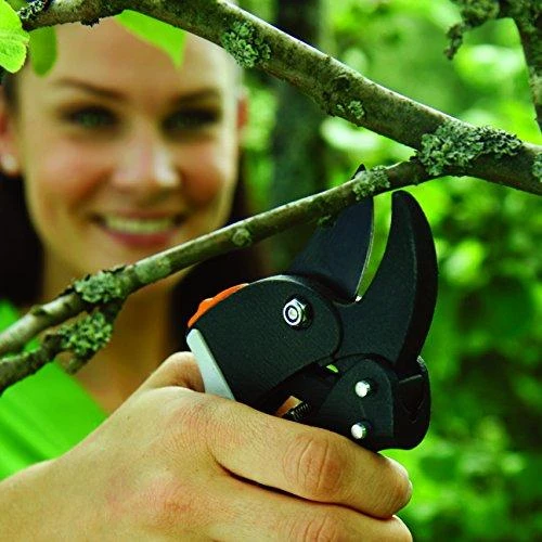 Fiskars „PowerStep“™ sekatorius atraminiais ašmenimis 1000575