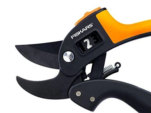 Fiskars „PowerStep“™ sekatorius atraminiais ašmenimis 1000575