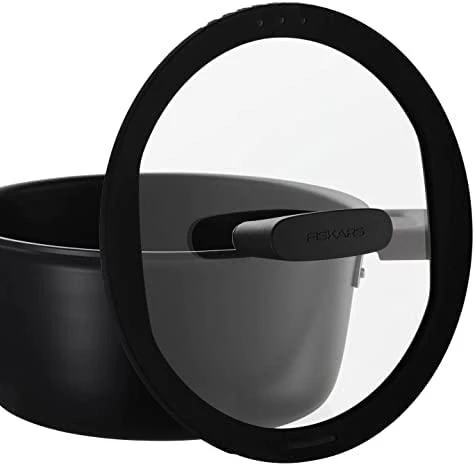 Fiskars Hard Face puodas 3,5 L / 22 cm su dangčiu