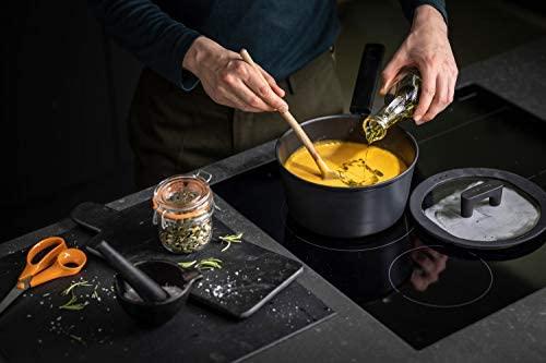 Fiskars Hard Face puodas padažams 2,5 L / 20 cm su dangčiu