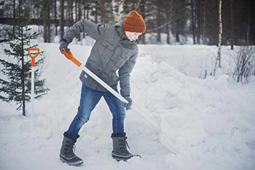 Fiskars SnowXpert kastuvas sniegui 1062828, juodas / oranžinis