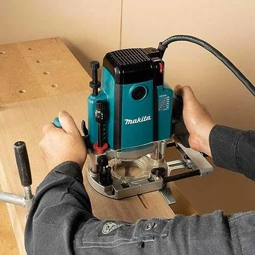 Makita RP2303FC07 Vertikali freza 2100 W 6, 8, 12 mm, 9000-23000 min-1, 6,2kg, MAKPACK