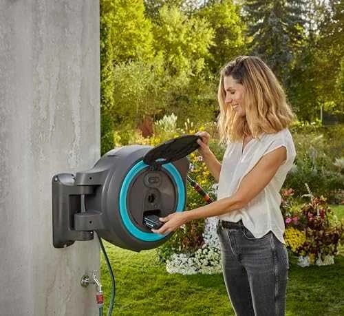 Gardena Akumuliatorinė prie sienos tvirtinama žarnos ritė PowerRoll XXL, rinkinys, 40 m žarnos, mėlyna/pilka
