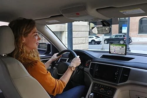 Garmin Drive 66 Navigatorius su eismo informacija ir išmaniojo telefono programėle