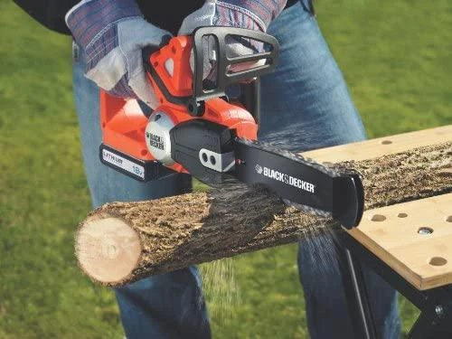 Black & Decker Juodas + DECKER AKU grandininis pjūklas. 18V -