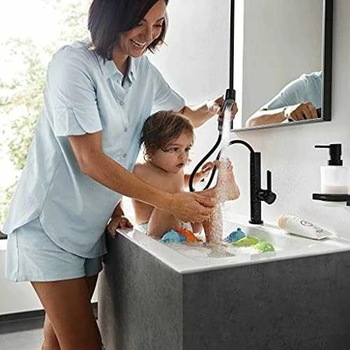Praustuvo maišytuvas su ištraukiamu purkštuvu Hansgrohe Finoris 76063670, juodas matinis