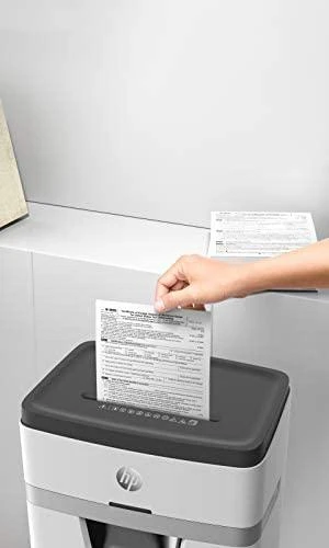HP OneShred 12MC smulkintuvas naudojimo procese