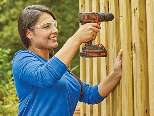 Akumuliatorinis gręžtuvas-suktuvas Black & Decker BDCDC18BAFC + 2x1.5Ah + antgalių rinkinys
