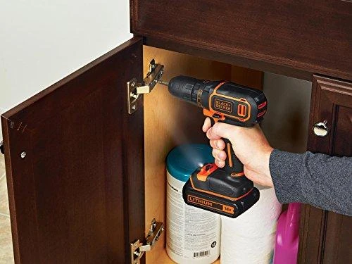 Akumuliatorinis gręžtuvas-suktuvas Black & Decker BDCDC18BAFC + 2x1.5Ah + antgalių rinkinys