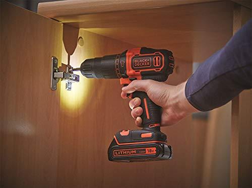 Black & Decker Juodas + DECKER PLAKŠKAS GRĄŽAS 18V 2x1,5Ah + 80vnt PRIEDAI