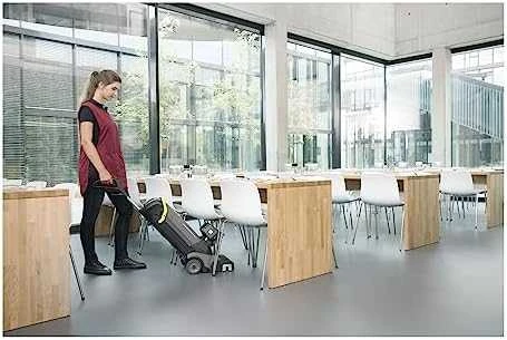 Grindų plovimo įrenginys Karcher BR 30/4 C BP Pack; 36 V; 1x7,5 Ah akum.