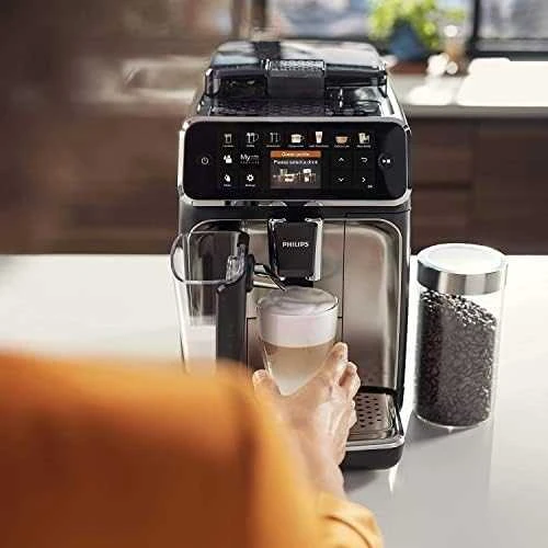 Philips 5400 Series Visiškai automatinis espreso kavos aparatas (EP5447/90)