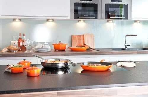 Virtuvės Indai - Le Creuset Signature Kvadratinė Grilio Keptuvė 26cm Indukcinė Indaplovėje Saugoma Raudona