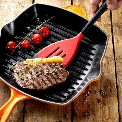 Virtuvės Indai - Le Creuset Signature Kvadratinė Grilio Keptuvė 26cm Indukcinė Indaplovėje Saugoma Raudona