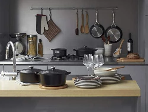 Virtuvinis Indas - Le Creuset Signature Keptuvė 28cm Apvalus Juodas