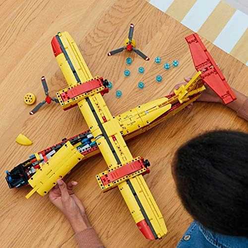 LEGO® Technic Ugniagesių lėktuvas (42152)
