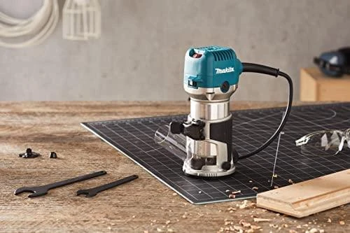 Frezeris Makita RT0702C