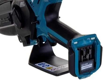 MAKITA grandininis gen4jimo pjūklas 12V UC100DZ01 10cm be akumuliatoriaus ir kroviklio