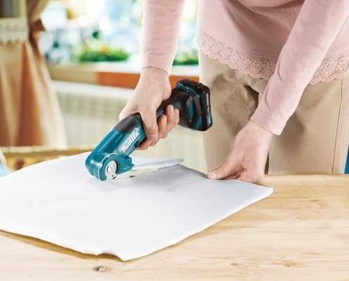 Makita CP100DZ Akumuliatorinis universalus multicutter, Be akumuliatorių ir kroviklio!